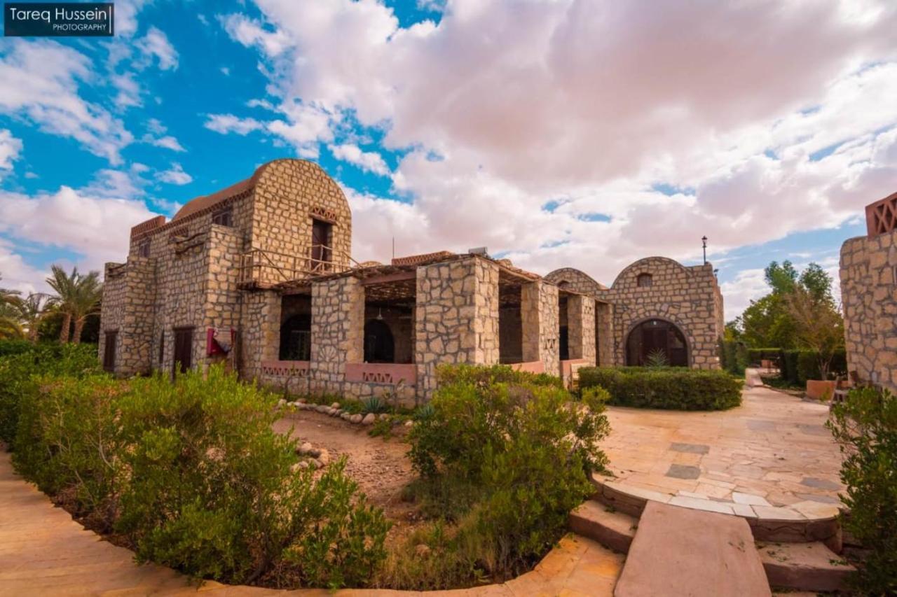 Aliyah Eco-Lodge Bawiti Bagian luar foto